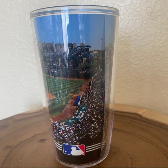 Tervis Wrigley Field travel tumbler cup hot and cold - Picture 3 of 5